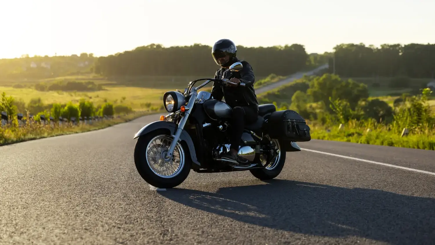 transport-motocykla-do-bulgarii-bezpiecznie-gory-morze Motocyklista na trasie w Bułgarii – bezpieczny transport motocykla do gór i nad Morze Czarne